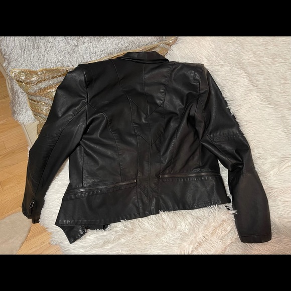 BLANK NYC Faux Leather Moto Jacket - Picture 3 of 6